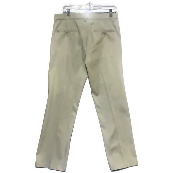 Haggar Khaki Pants Men's Size 32 x 30 Straight Leg Tan Brown Cotton Blend - Picture 2 of 8